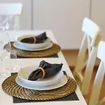 Marx - Zentrales & Geraeumiges Fuer Bis Zu 6 Personen - 2 Schlafzimmer Mit Tv, Wlan & Waschmaschine Apartamento Trier