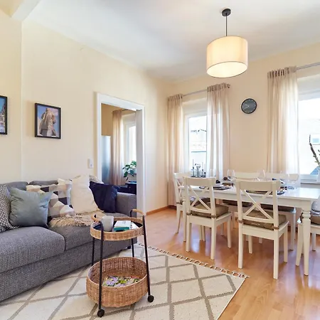 Appartamento Marx - Zentral Und Geraeumig - Fuer 6 Personen - 2 Schlafzimmer Mit Tv - Kueche Treviri