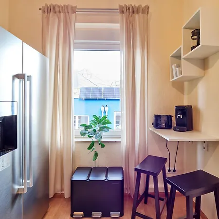 Marx - Zentral Und Geraeumig - Fuer 6 Personen - 2 Schlafzimmer Mit Tv - Kueche * Treviri