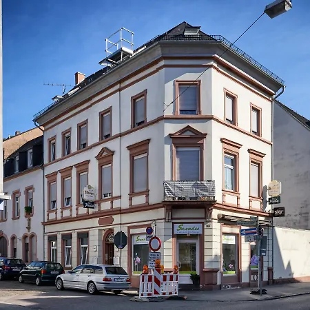 Lägenhet Marx - Zentrales & Geraeumiges Fuer Bis Zu 6 Personen - 2 Schlafzimmer Mit Tv, Wlan & Waschmaschine Trier