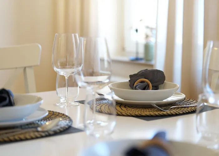 Marx - Zentrales & Geraeumiges Fuer Bis Zu 6 Personen - 2 Schlafzimmer Mit Tv, Wlan & Waschmaschine *