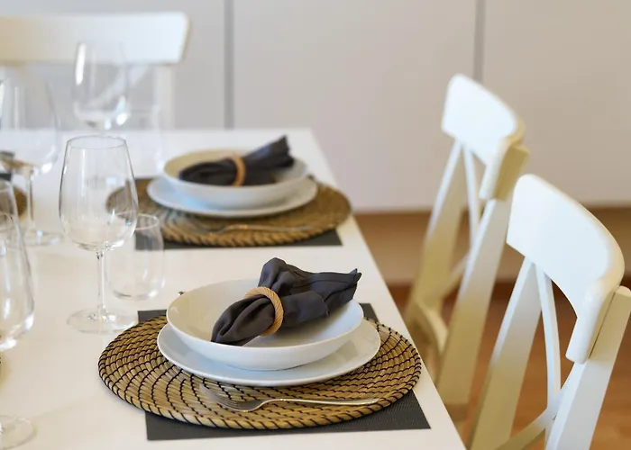 Marx - Zentrales & Geraeumiges Fuer Bis Zu 6 Personen - 2 Schlafzimmer Mit Tv, Wlan & Waschmaschine Lägenhet Trier